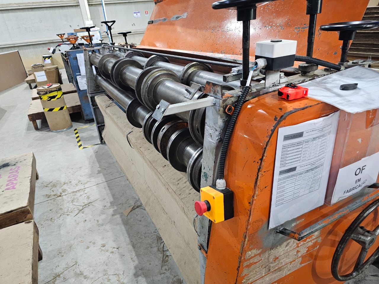 Equipamentos de preparação de chapas e riscador