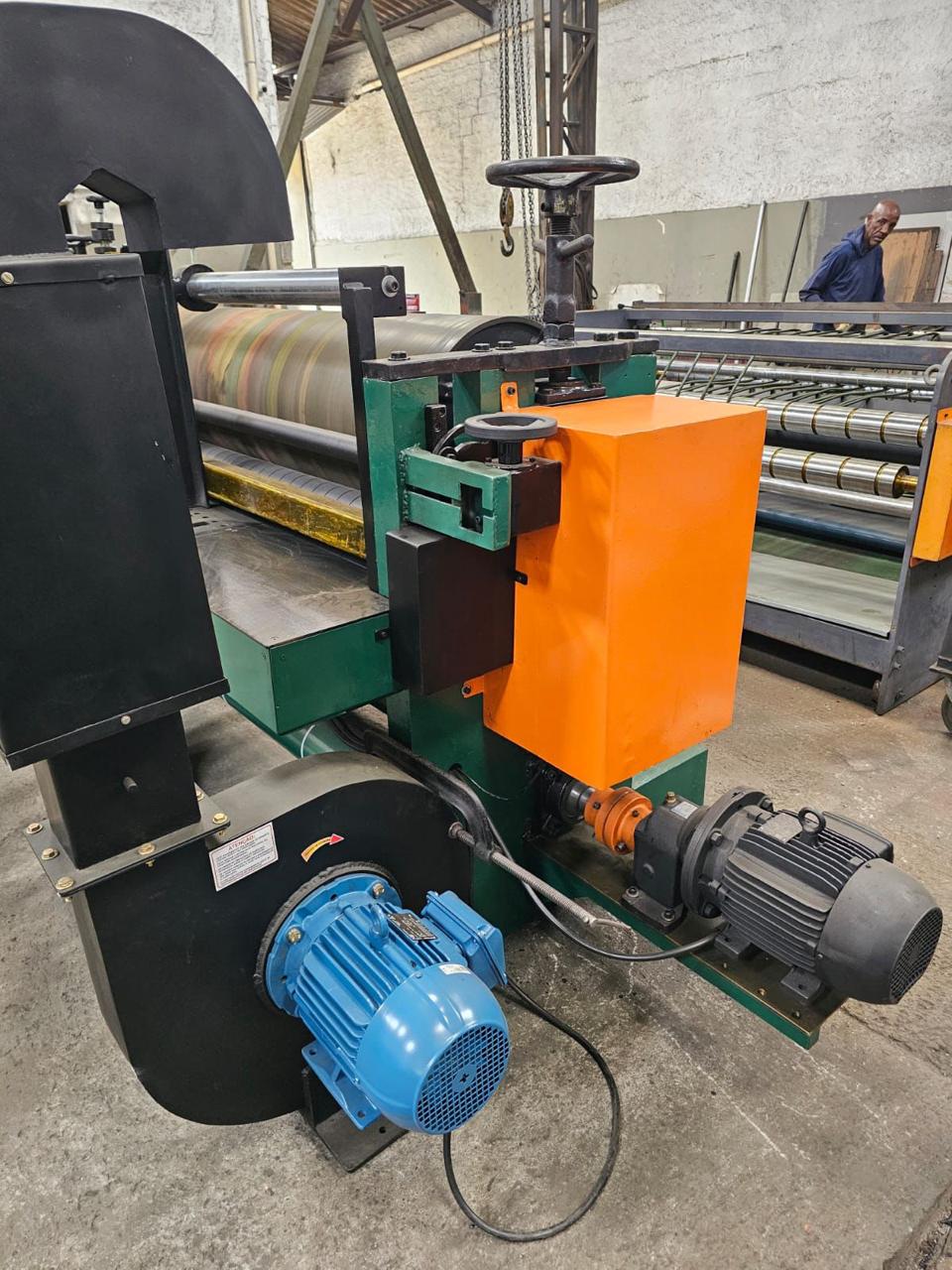 Coladeiras de caixas e equipamentos de finalização